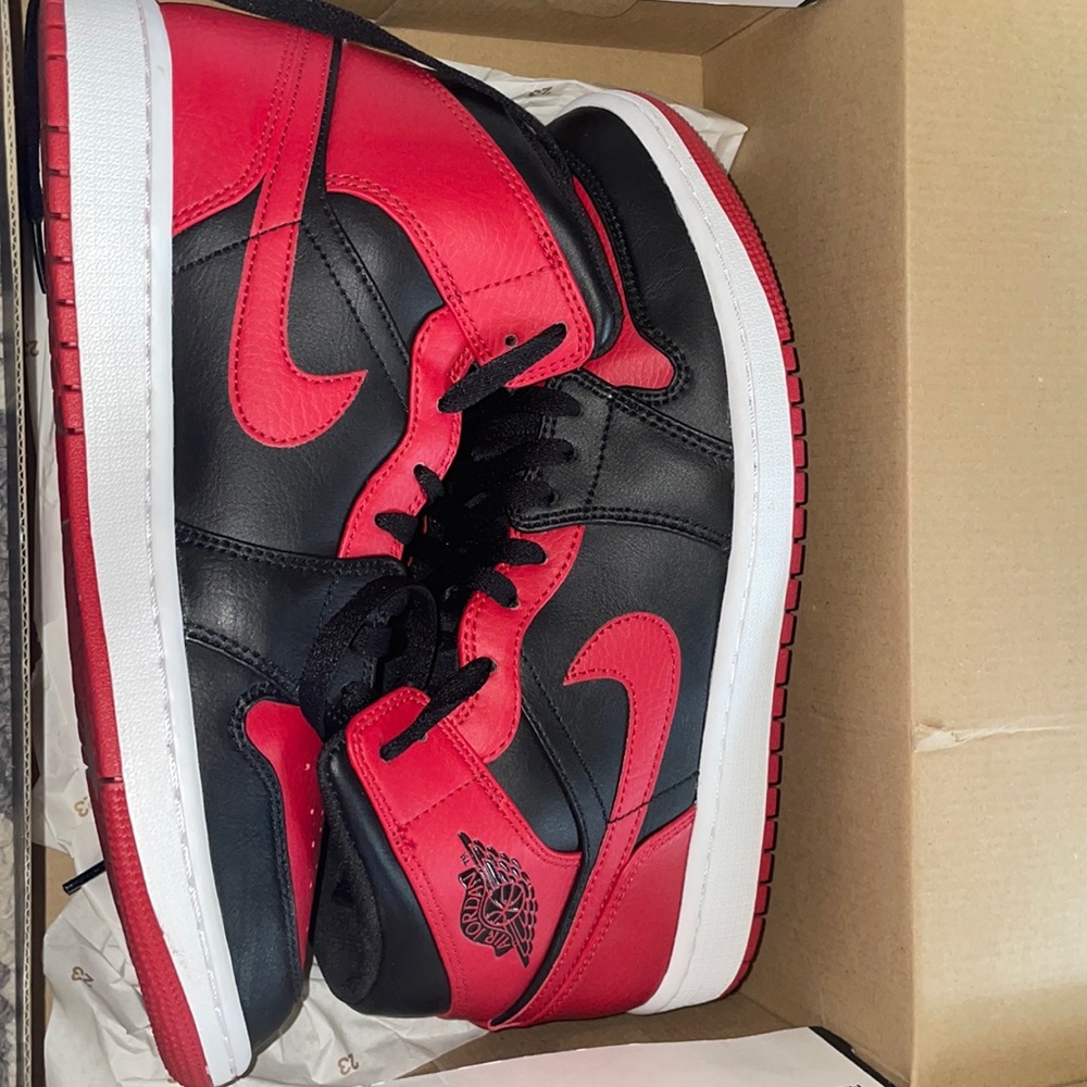 Nike Air Jordan 1 MID
